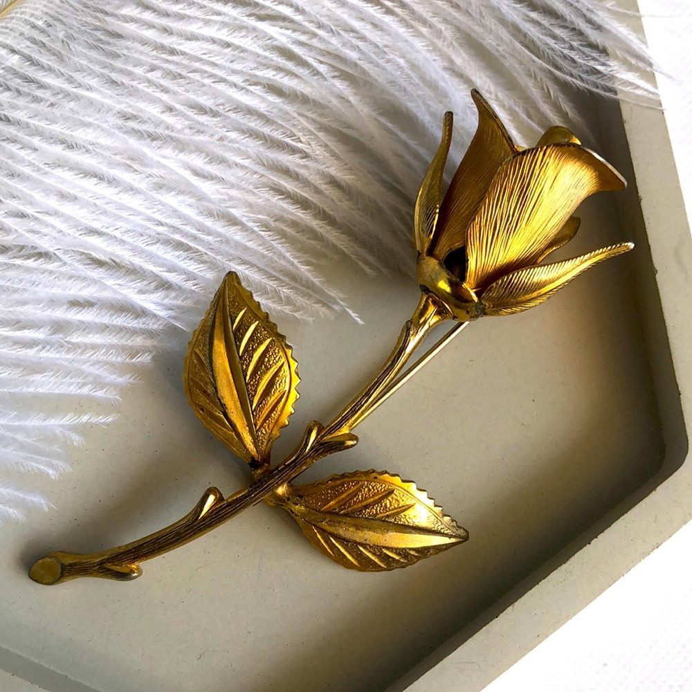 VNTG Rose brooch